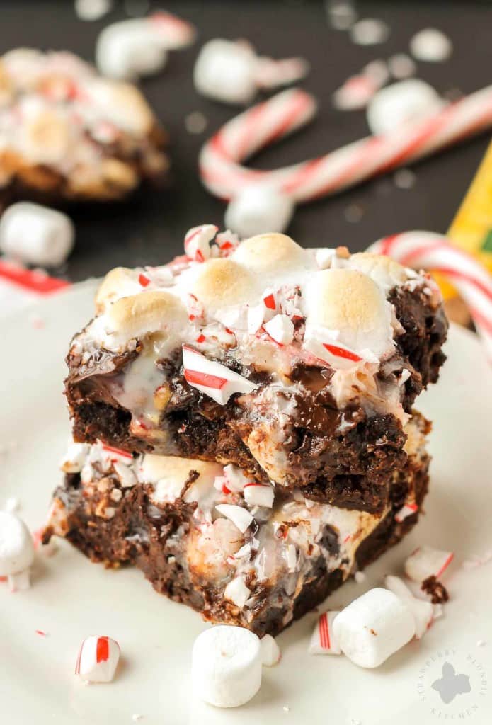 Peppermint Hot Cocoa Cookie Bars - Strawberry Blondie Kitchen