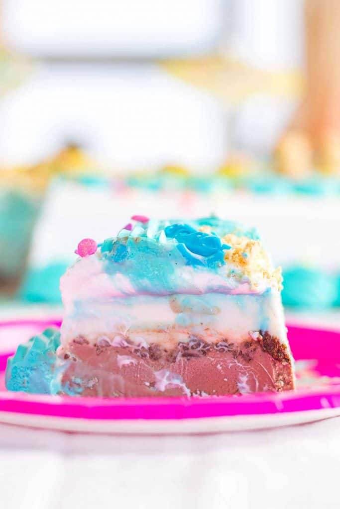 Easy Summer Beach Cake - Strawberry Blondie Kitchen