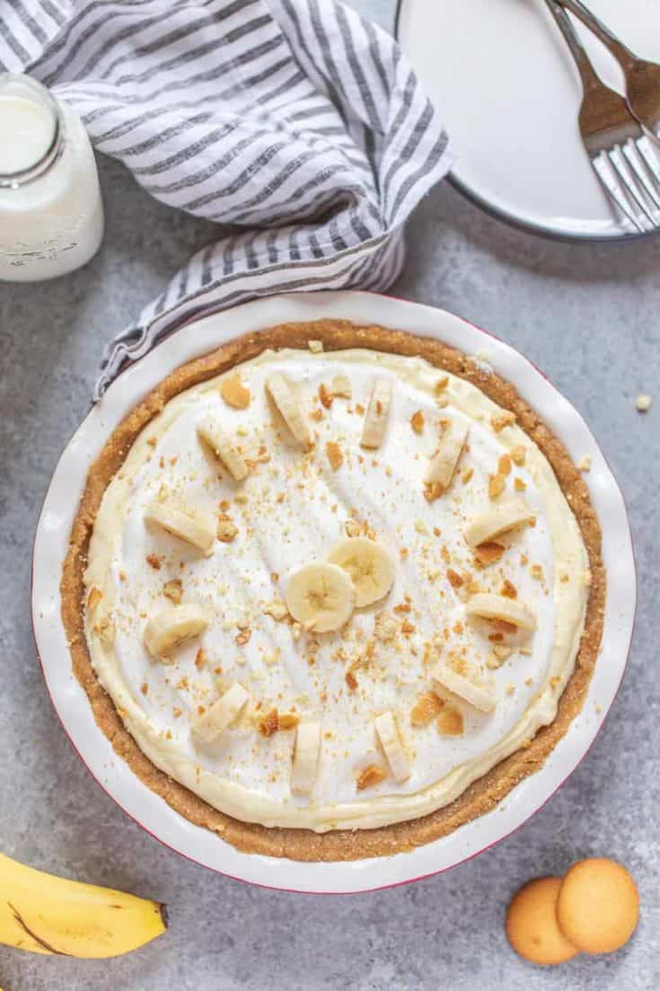 No Bake Banana Cream Pie With Pecan Crust - Strawberry Blondie Kitchen